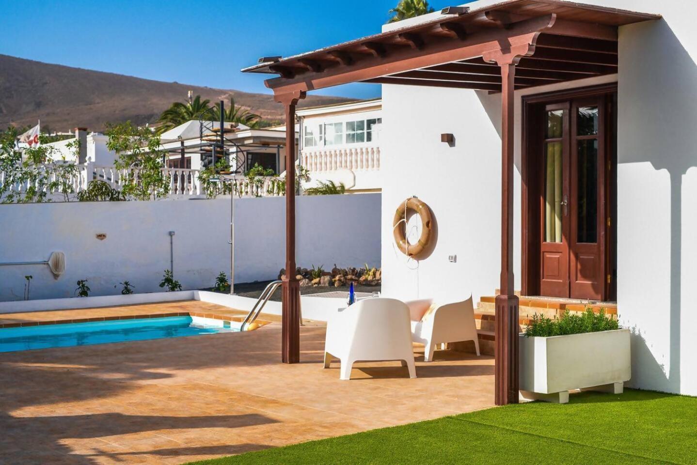 Agradable Y Familiar Con Piscina Casa Inima Villa Playa Blanca  Kültér fotó