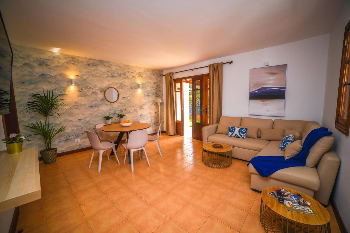 Agradable Y Familiar Con Piscina Casa Inima Villa Playa Blanca  Kültér fotó